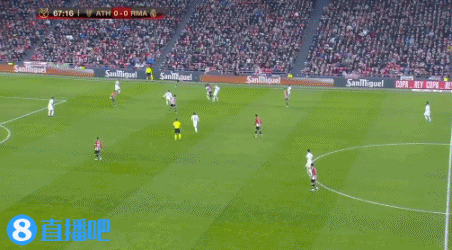 门将精彩扑救确保胜利（神勇门将高接低挡保住胜利）