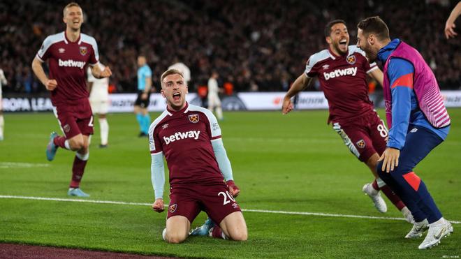 网球到底是黄色还是绿色的？ 你们觉得呢？（网球究竟是黄色还是绿色？你怎么看？）