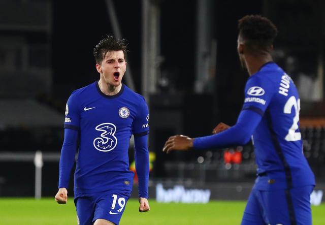 克雷莫内塞2-0莱切，博纳佐利建功，萨纳夫里亚锁定胜局（克雷莫内塞2-0击败莱切：博纳佐利先拔头筹，萨纳夫里亚终结比赛）