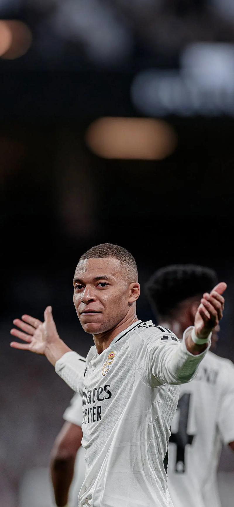 贝恩&卡特半场合计12中2，魔术主场落后背靠背马刺的9分（贝恩卡特半场合计12投仅2中，魔术主场落后背靠背马刺9分）