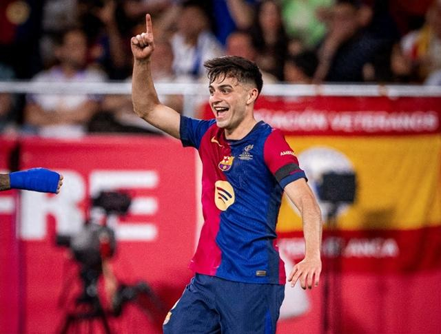 科莫2-0萨索洛连续12场不败，莫雷诺破门，尼科-帕斯献助攻（科莫2-0击退萨索洛豪取12场不败，莫雷诺破门，尼科-帕斯送助攻）