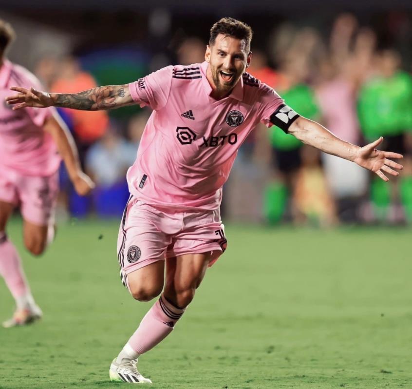 审查通过！世体：欧足联批准诺坎普举办本赛季欧冠赛事（欧足联批复通过，诺坎普获准承办本赛季欧冠赛事）