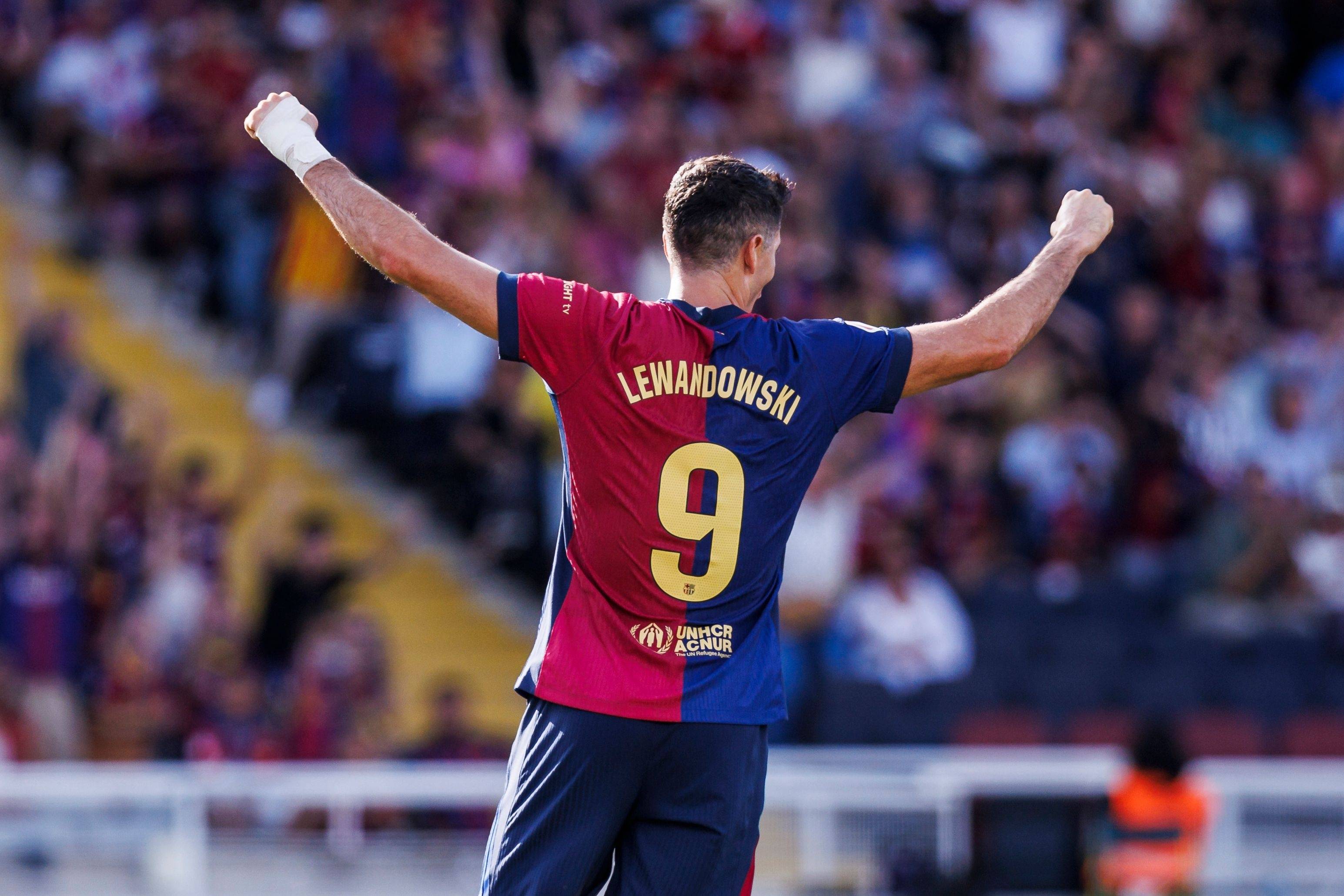 队记：鹈鹕不会草率地接受锡安报价，交易或要等到明年休赛期（随队记者：鹈鹕对锡安报价不急于拍板，交易或将推迟至明年休赛期）