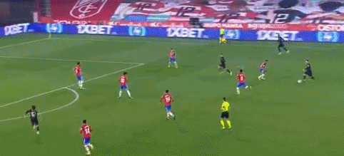 TA：皇马球星团队深度介入更衣室，阿隆索管理面临额外挑战（TA：皇马巨星身边团队深度干预更衣室，阿隆索执教管理遭遇额外考验）